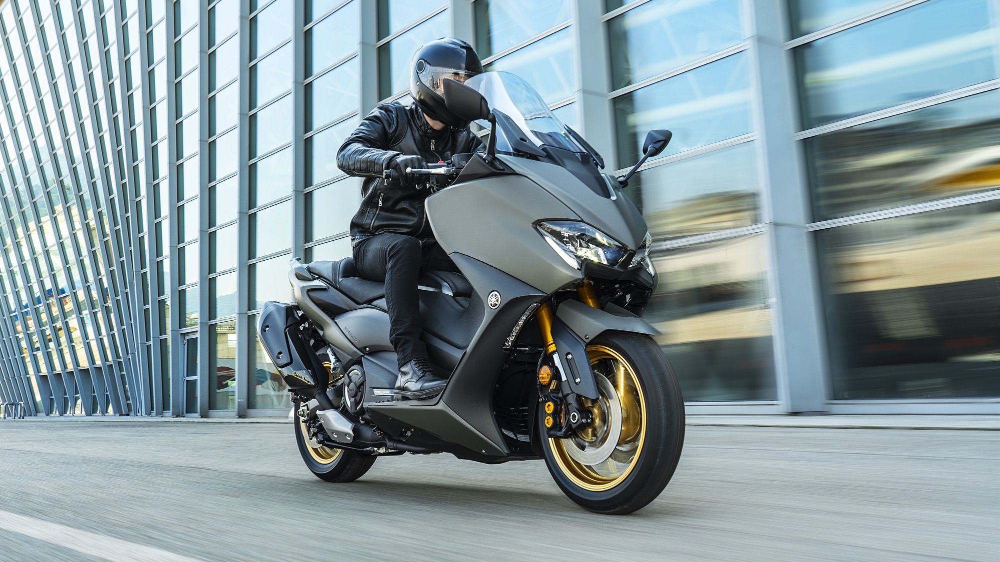 Yamaha TMAX 560 y TMAX Tech Max 2020, el scooter deportivo se renueva por dentro y por fuera