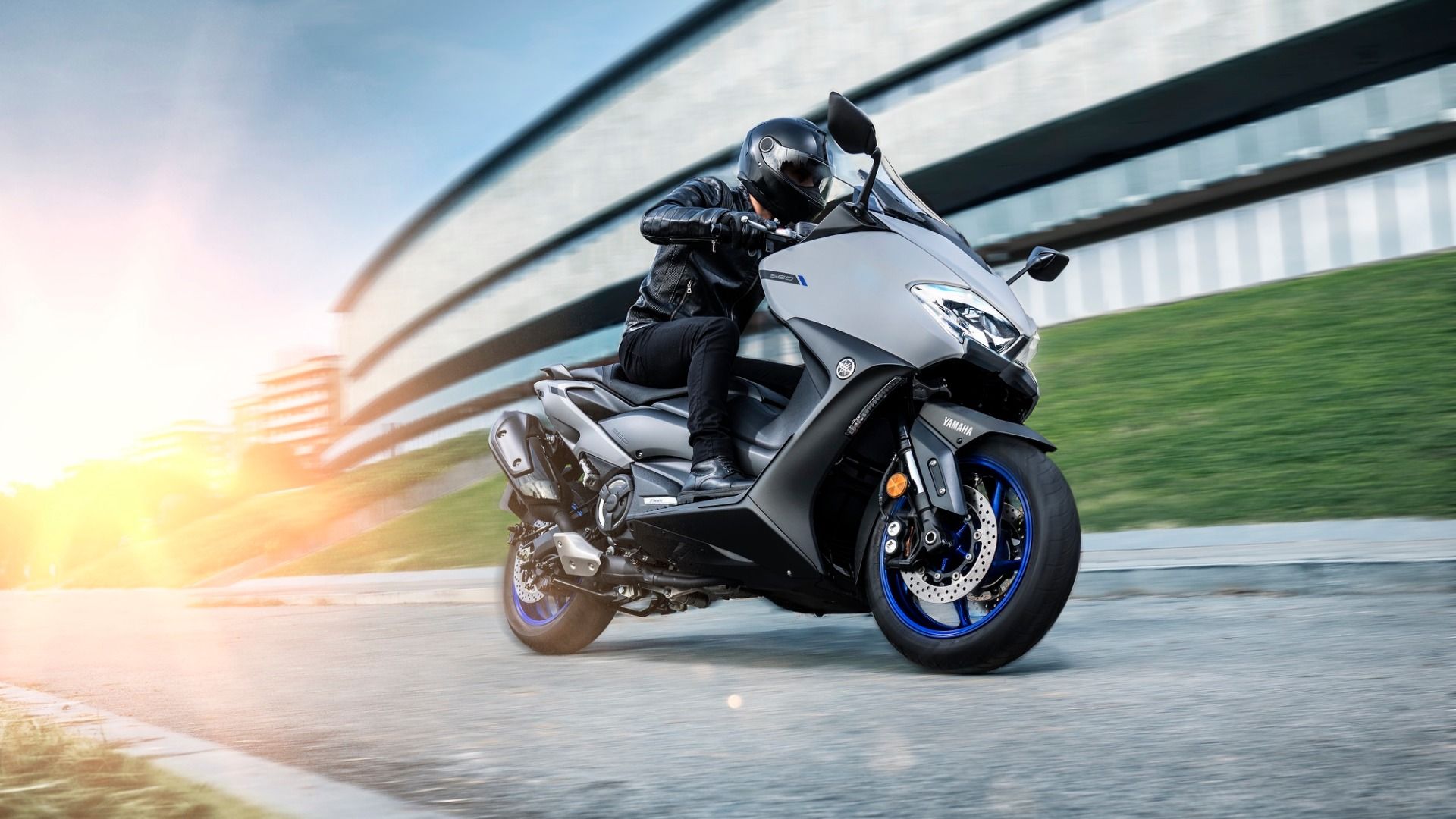 Yamaha TMAX 560 2020 y Tech Max 2020, los nuevos scooters deportivos de Yamaha