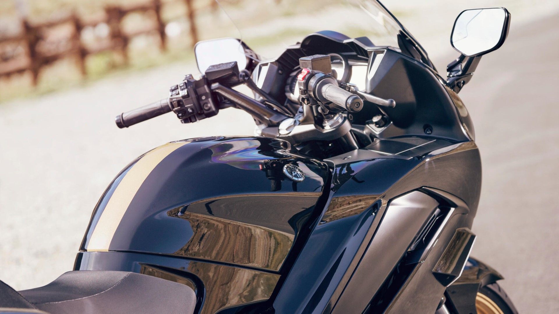 Yamaha FJR1300AE y FJR1300AS Ultimate Edition. Fotos