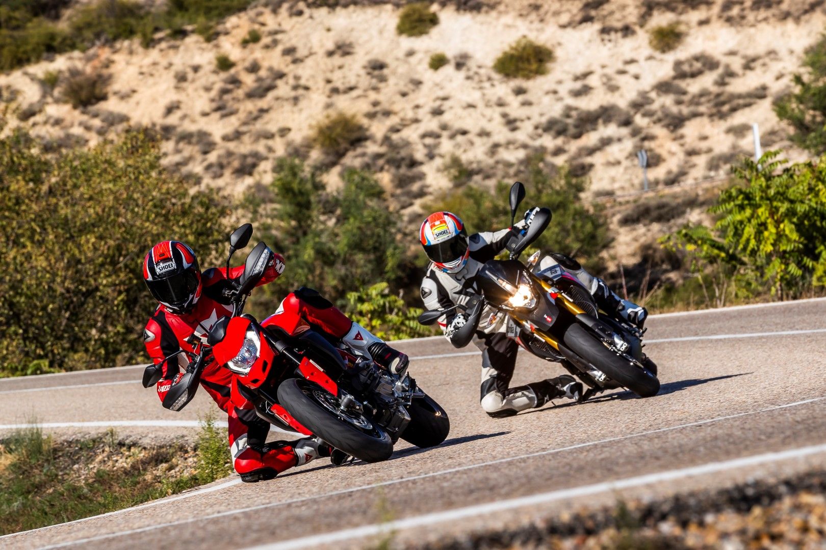 Cuerpo a Cuerpo Aprilia Dorsoduro 900 - Ducati Hypermotard 950