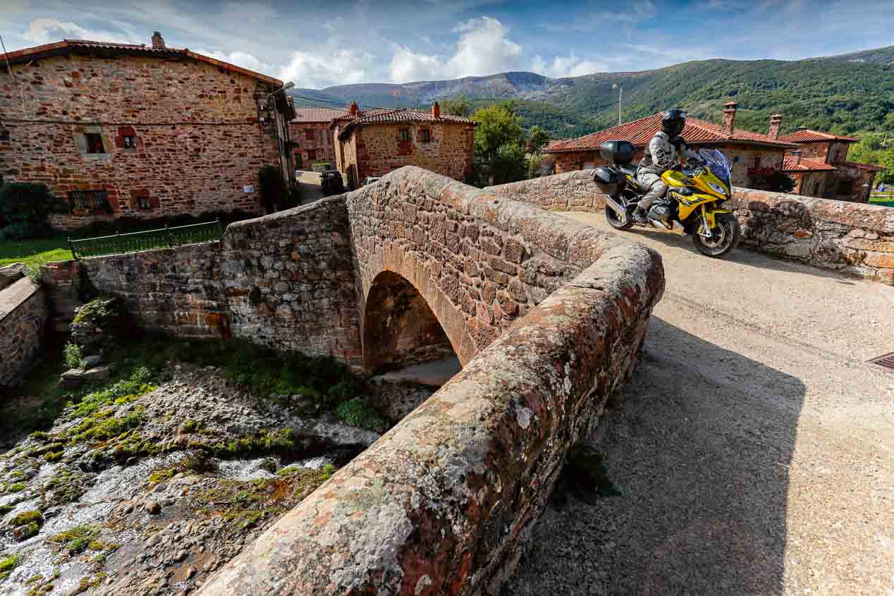 Ruta por la Sierra de la Demanda con la BMW R 1250 RS