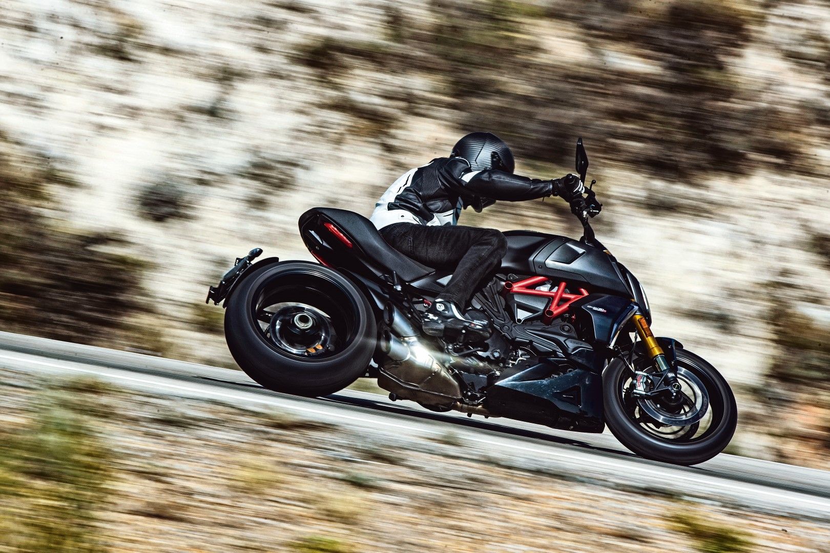Ducati Diavel 1260 S, superprueba, fotos y ficha técnica