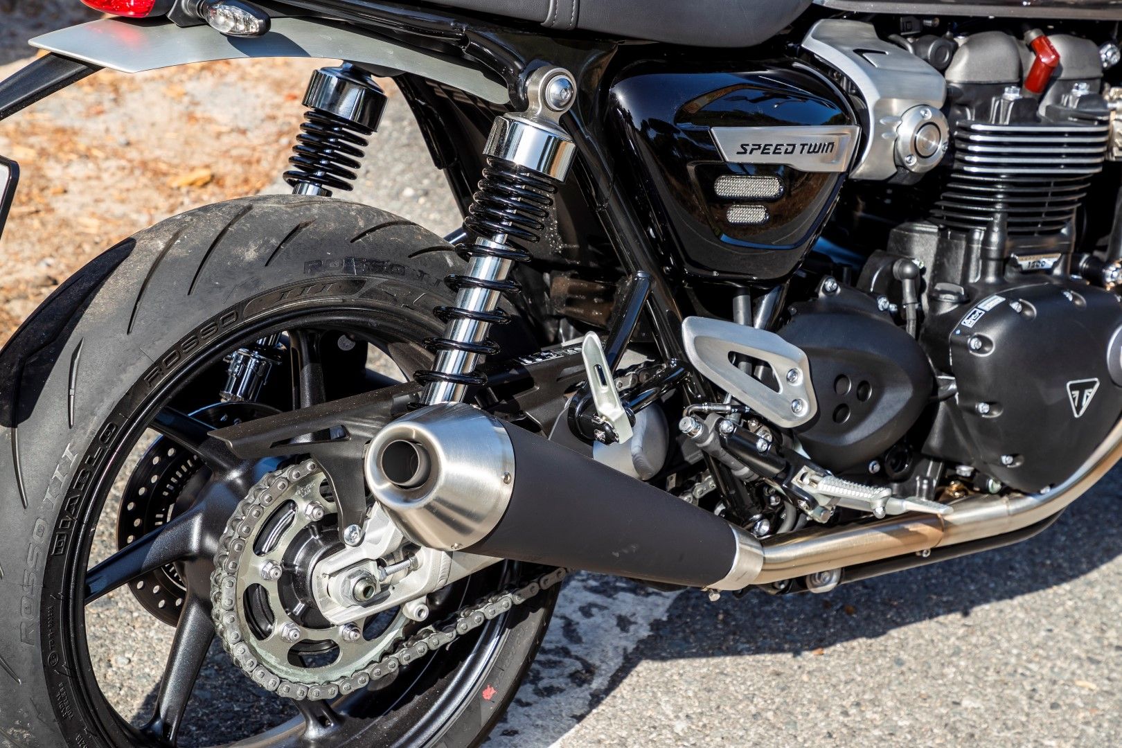 Comparativa BMW R nineT vs Triumph Speed Twin