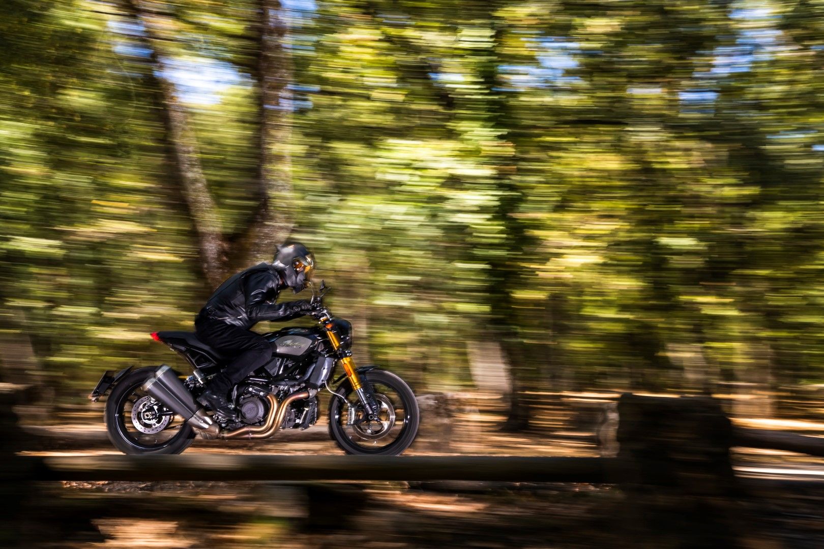 Indian FTR 1200 S, superprueba, fotos y ficha técnica