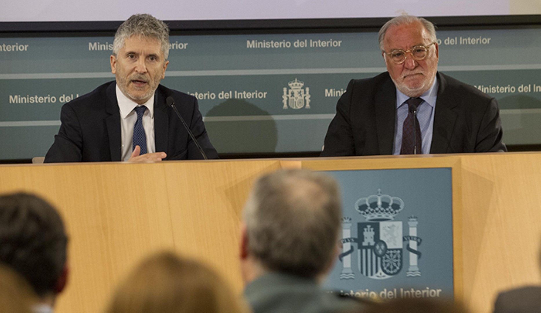 El Ministro del Interior en funciones Fernando Grande-Marlaska (izquierda) y el director de la DGT Pere Navarro.