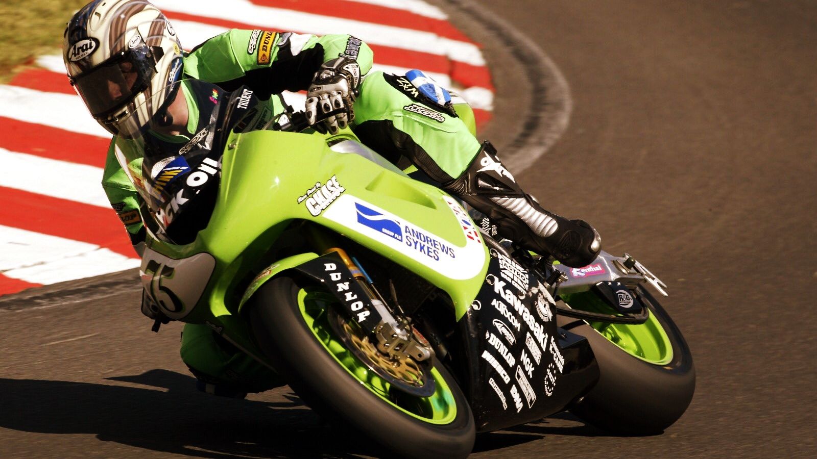 John McGuinness ya llevó una Kawasaki en 2004 (Fotos: Kawasaki).