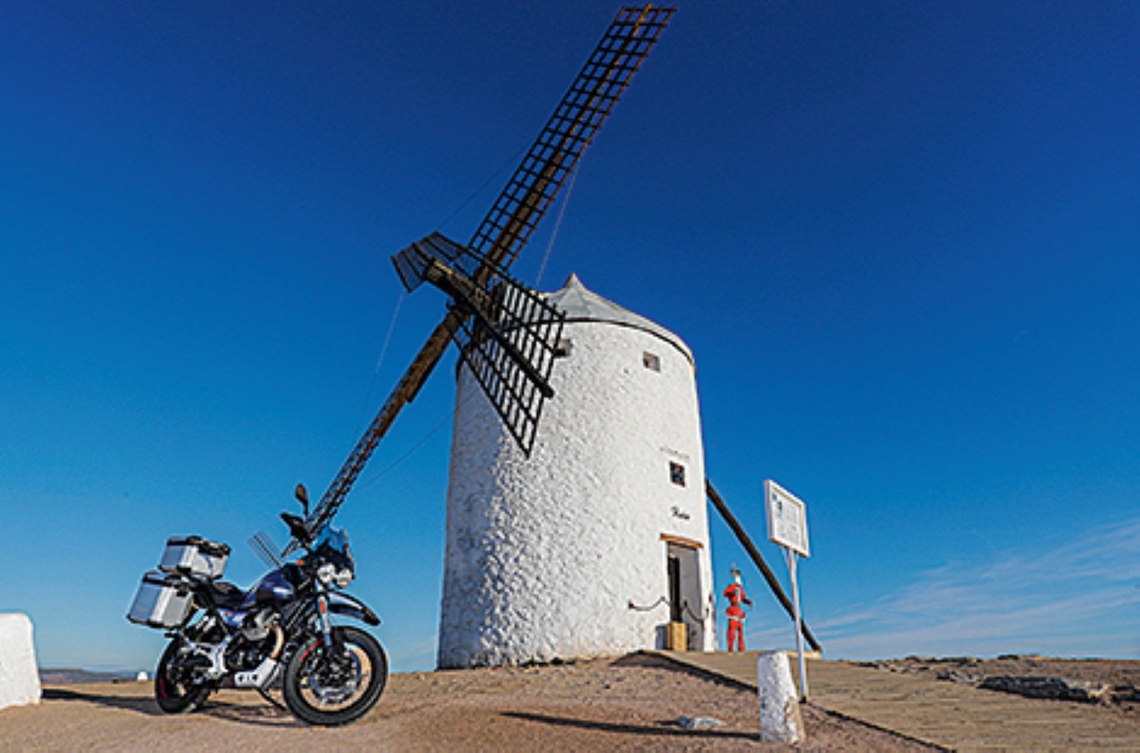 Turismo: Ruta por La Mancha con la Moto Guzzi V85 TT