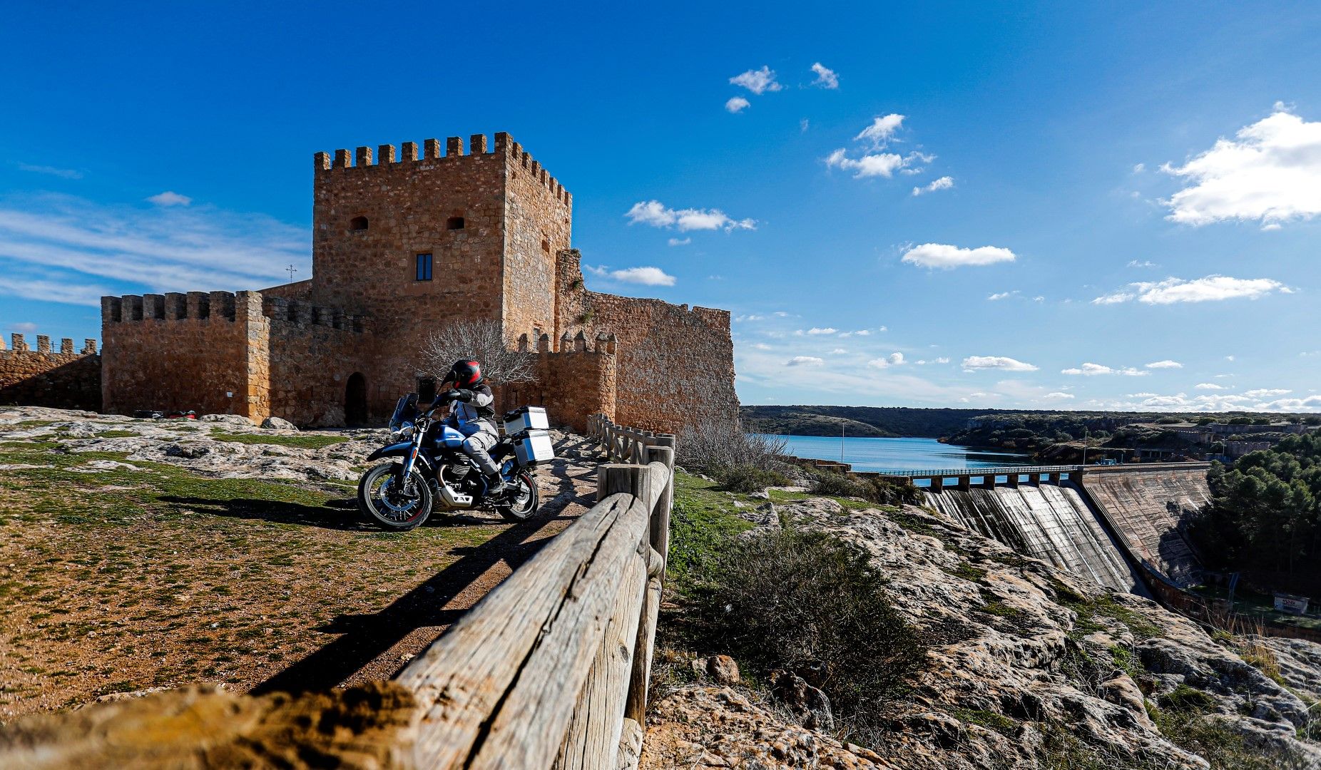Turismo: Ruta por La Mancha con la Moto Guzzi V85 TT