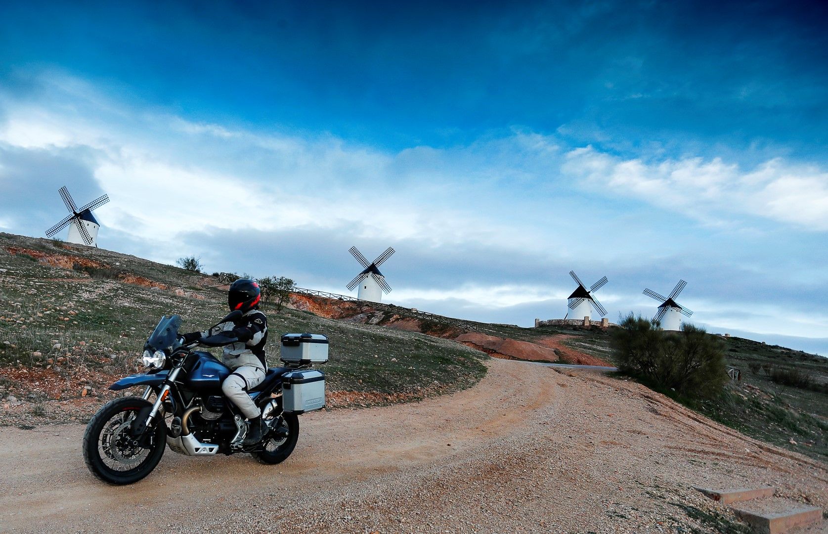 Turismo: Ruta por La Mancha con la Moto Guzzi V85 TT