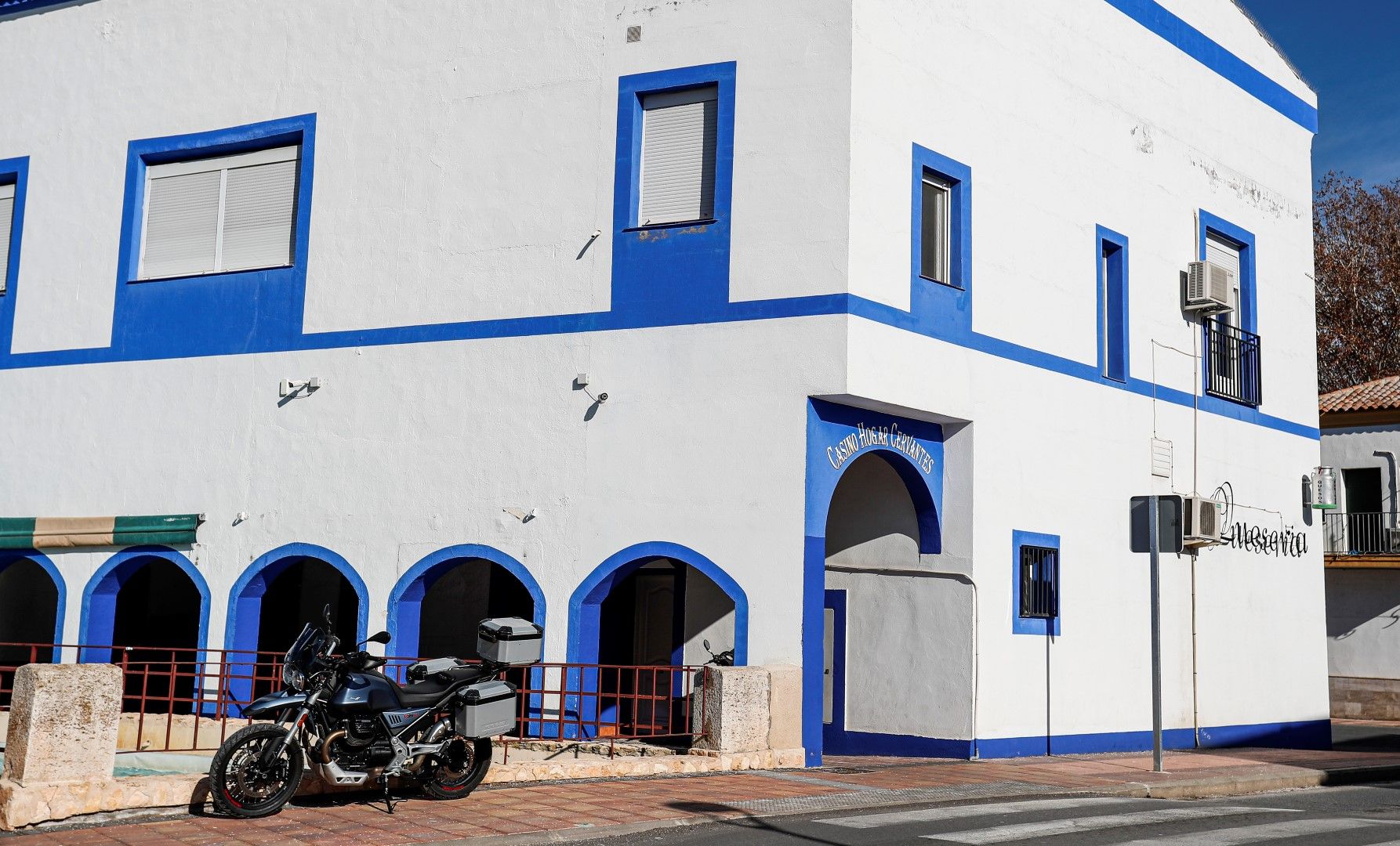Turismo: Ruta por La Mancha con la Moto Guzzi V85 TT
