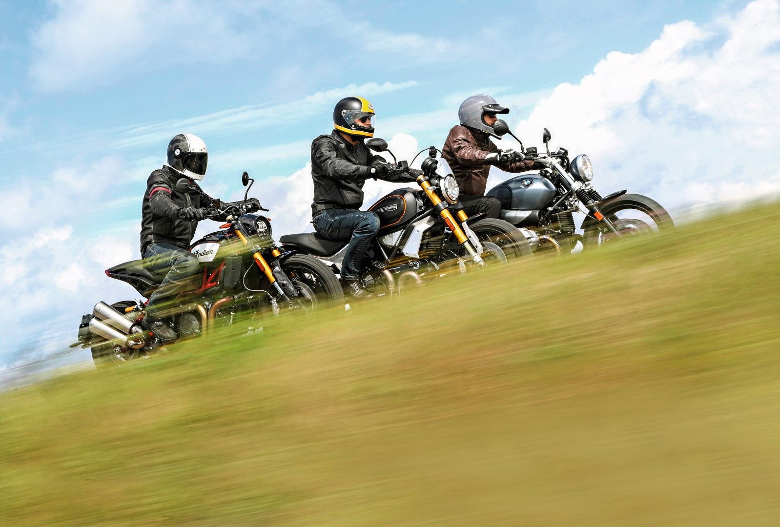 Comparativa BMW R nineT Scrambler vs Scrambler Ducati 1100 Sport vs  Indian FTR 1200 S Race Replica