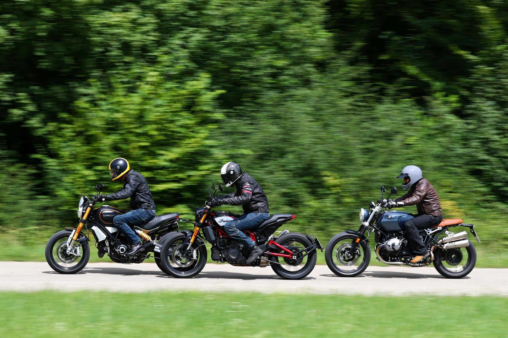Comparativa BMW R nineT Scrambler vs Scrambler Ducati 1100 Sport vs  Indian FTR 1200 S Race Replica