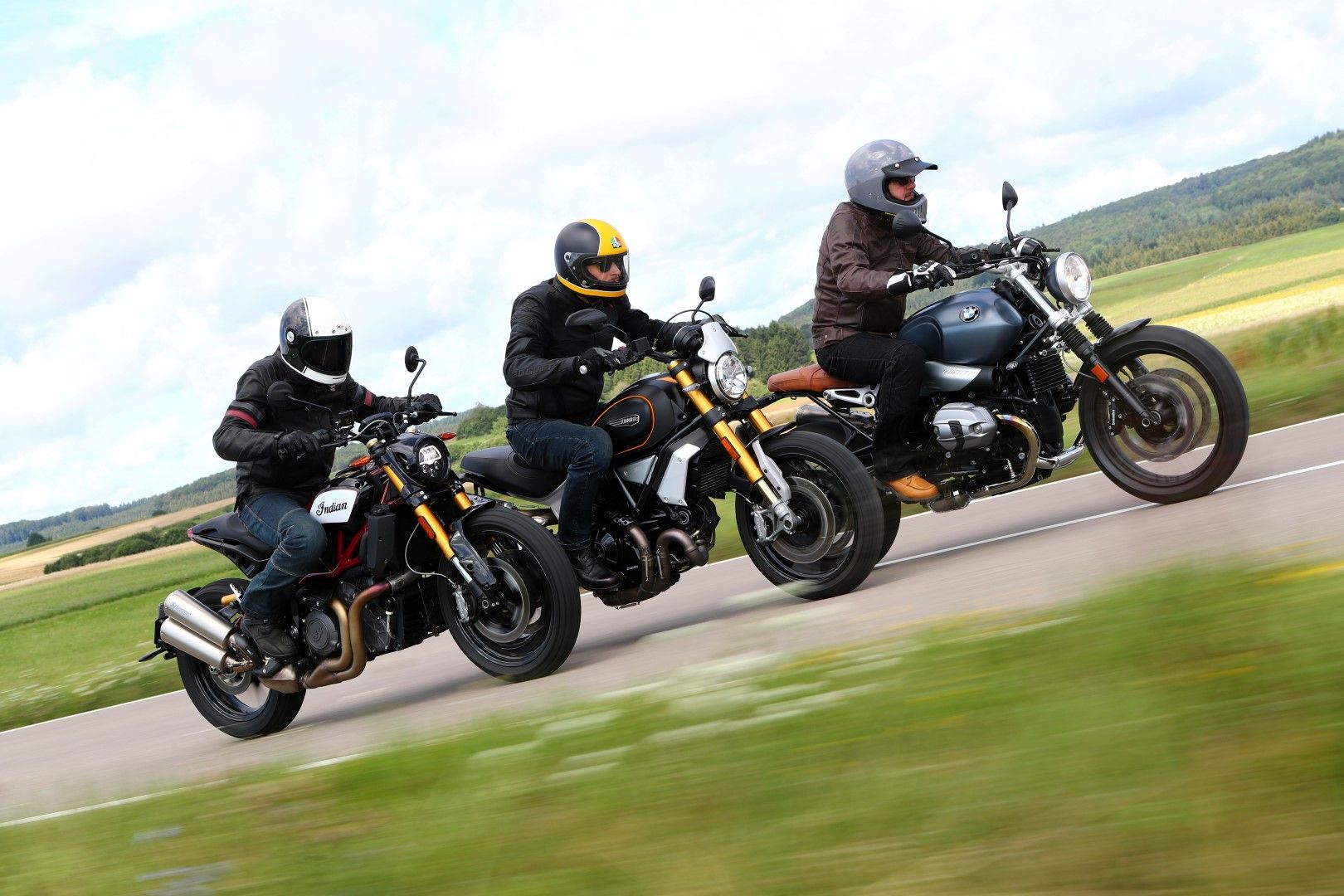 Comparativa BMW R nineT Scrambler vs Scrambler Ducati 1100 Sport vs  Indian FTR 1200 S Race Replica