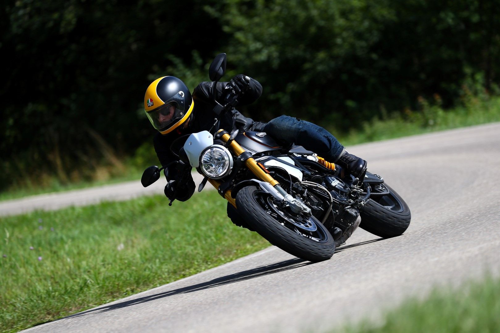 Comparativa BMW R nineT Scrambler vs Scrambler Ducati 1100 Sport vs  Indian FTR 1200 S Race Replica