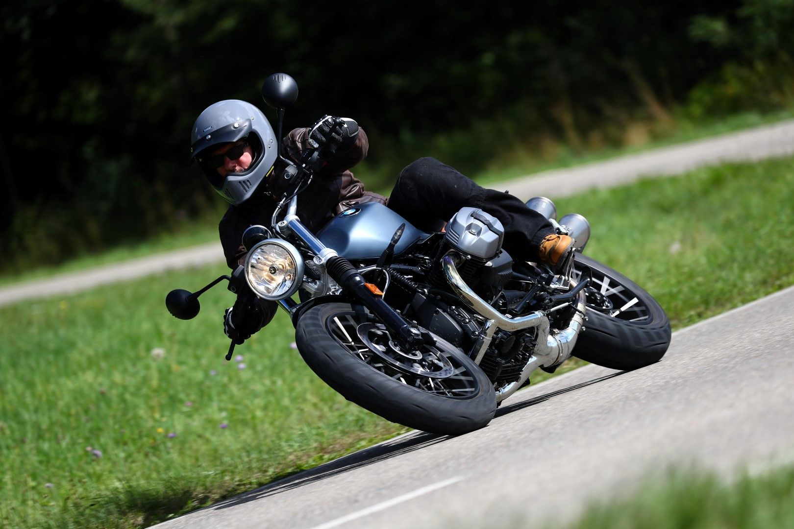 Comparativa BMW R nineT Scrambler vs Scrambler Ducati 1100 Sport vs  Indian FTR 1200 S Race Replica