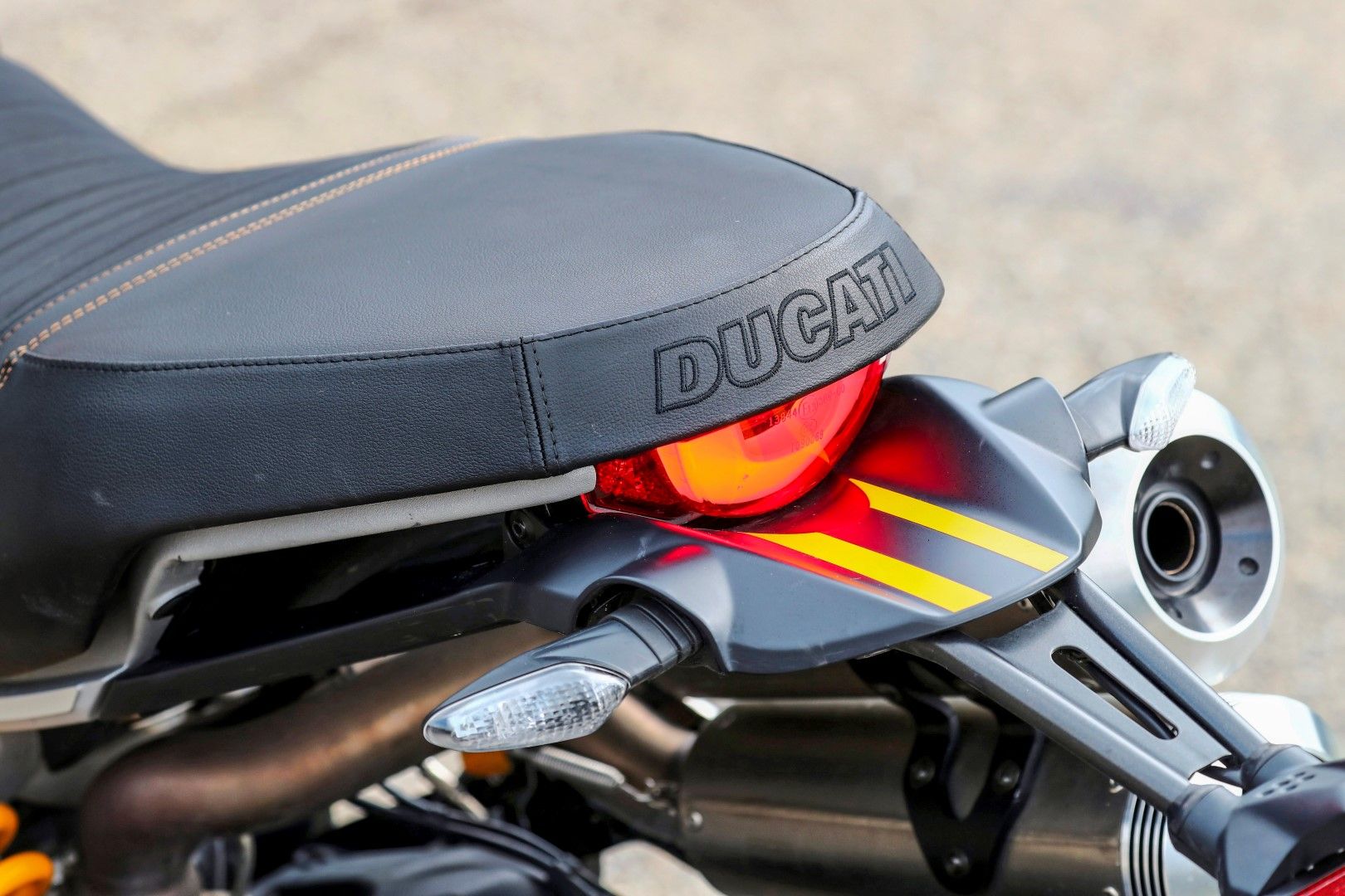 Comparativa BMW R nineT Scrambler vs Scrambler Ducati 1100 Sport vs  Indian FTR 1200 S Race Replica