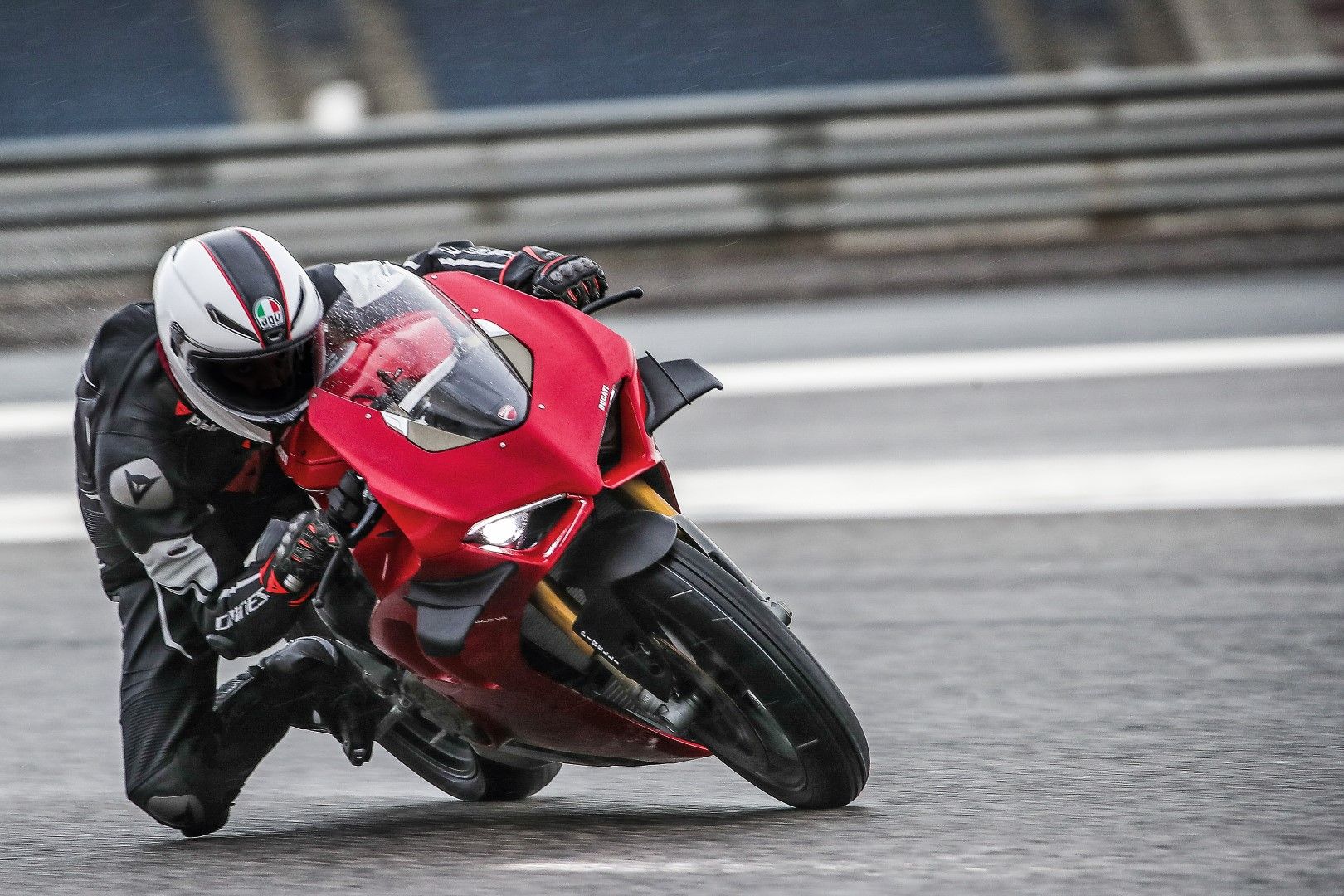 Ducati Panigale V4 S. Fotos.