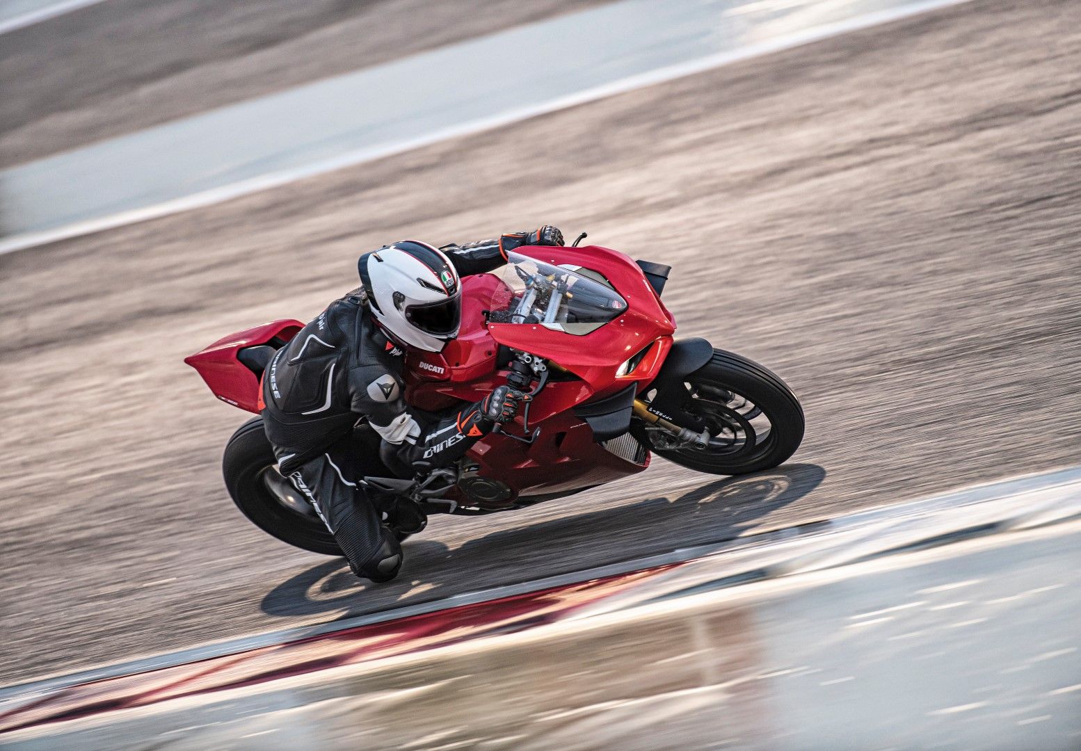 Ducati Panigale V4 S, prueba, ficha técnica y primeras impresiones