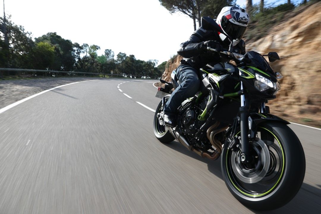Keko Ochoa sobre la nueva Kawasaki Z650.