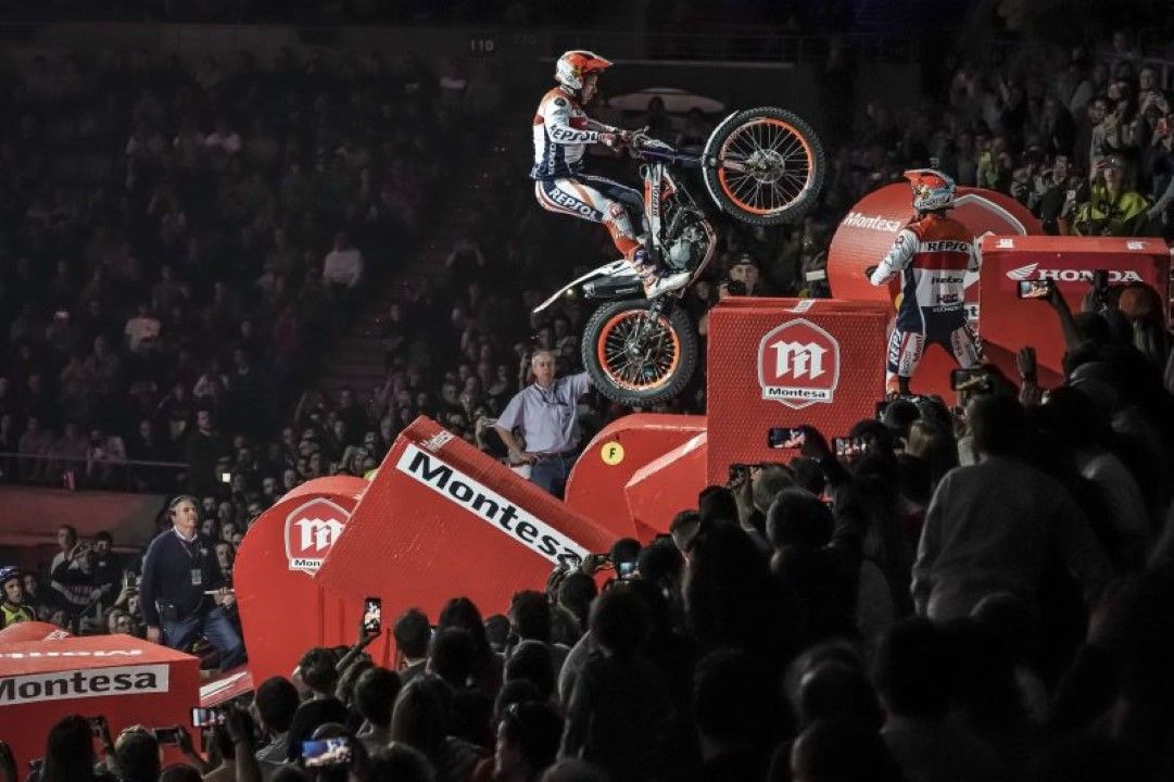 Toni Bou se impone en el Trial Indoor de Barcelona