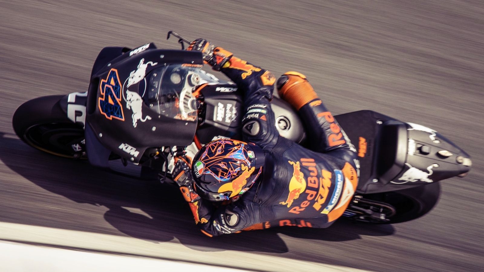 Pol Espargaró ha sido el más rápido en el shakedown (Fotos: Twitter Pol Espargaró / Aprilia / MotoGP).