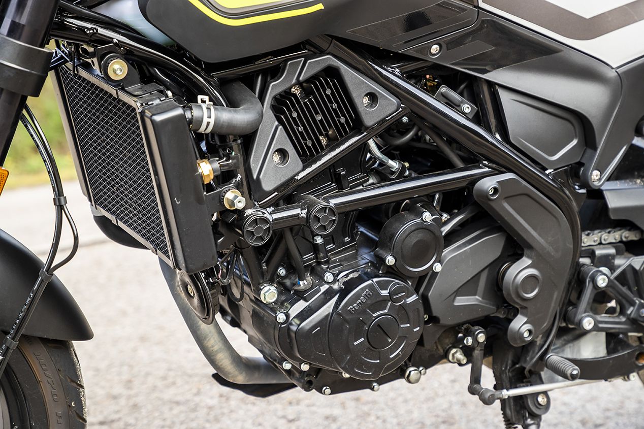Benelli Leoncino 250