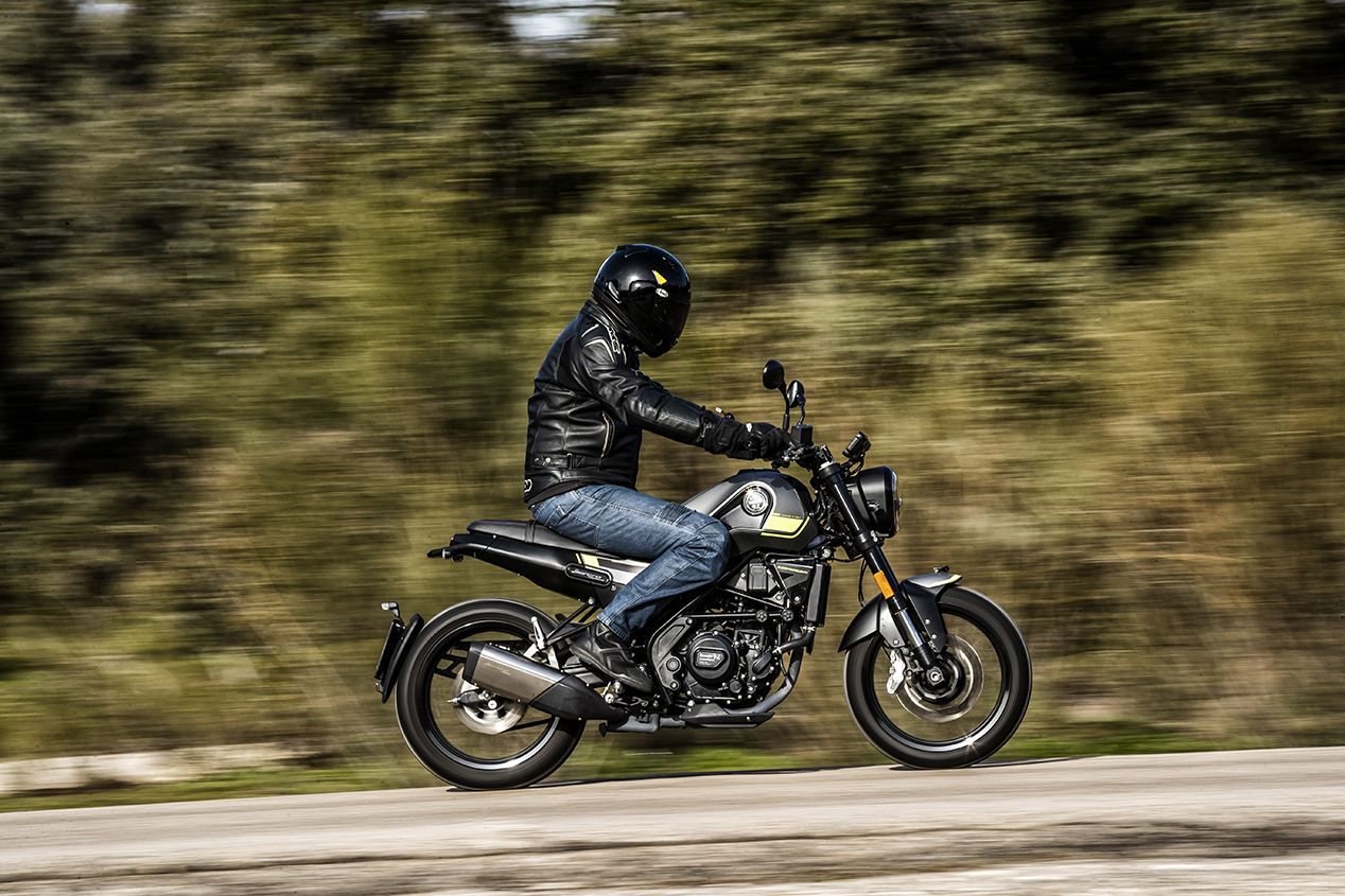 Benelli Leoncino 250