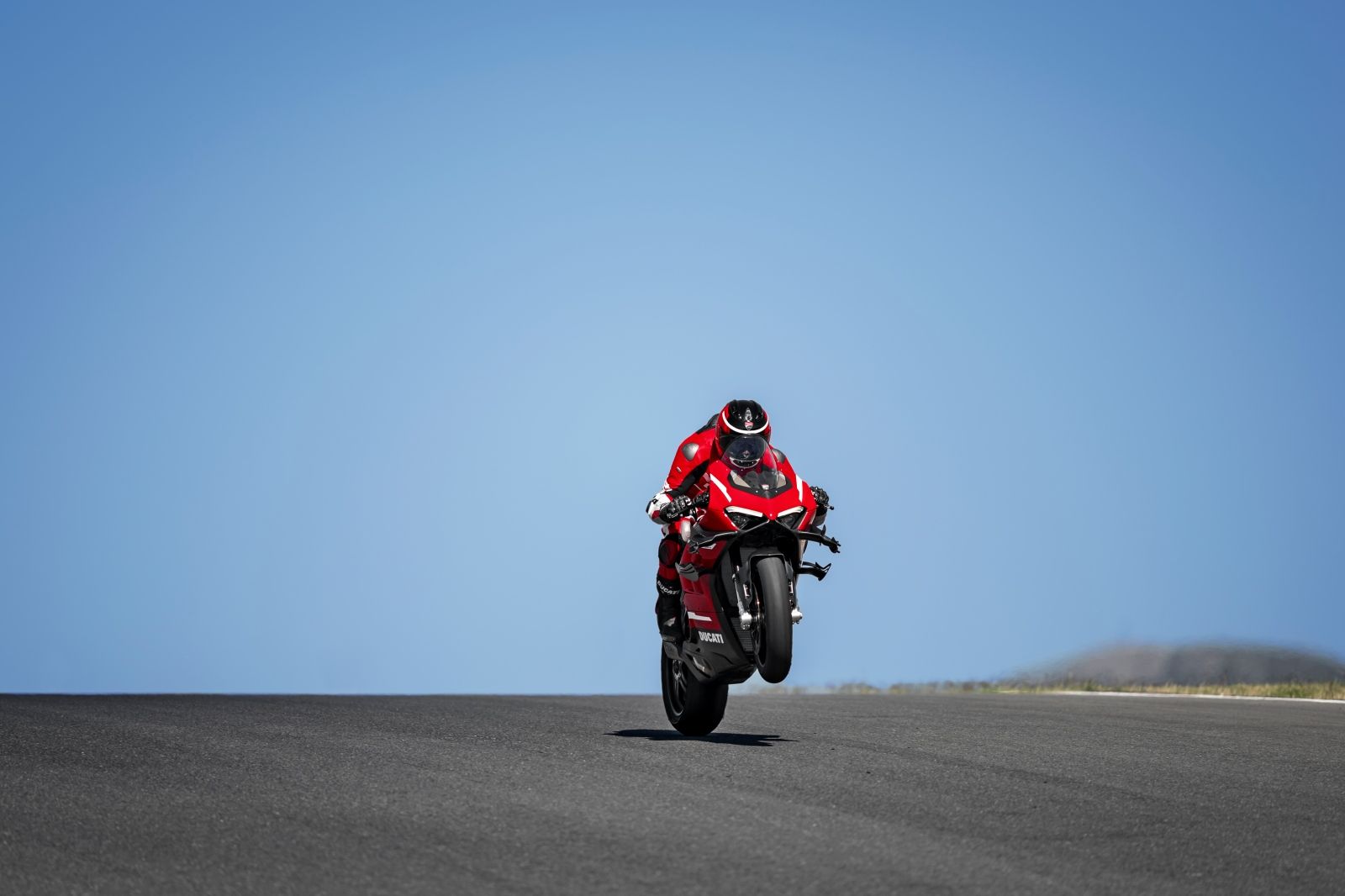 Ducati Superleggera V4 2020 en acción