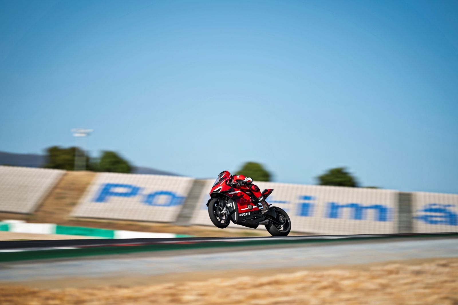 Ducati Superleggera V4 2020 en acción