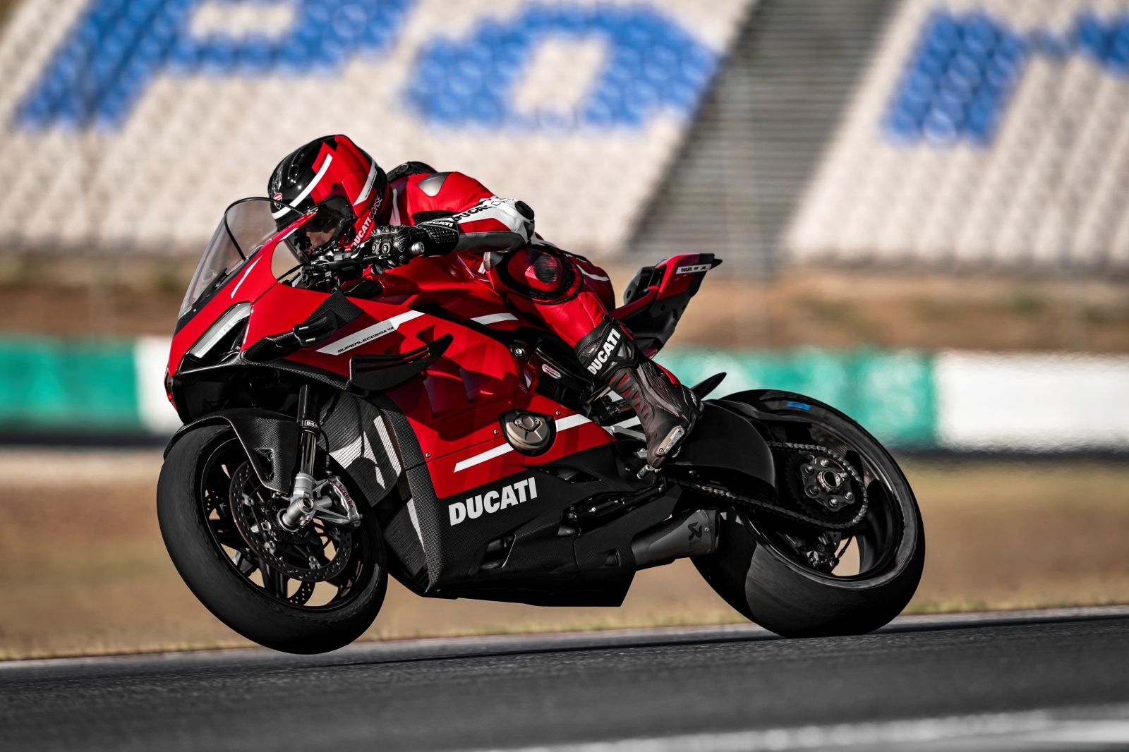 Ducati Superleggera V4 2020 en acción