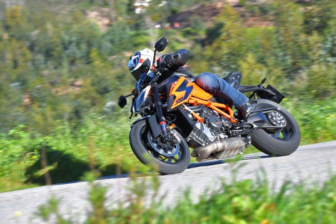 KTM 1290 Super Duke R 2020
