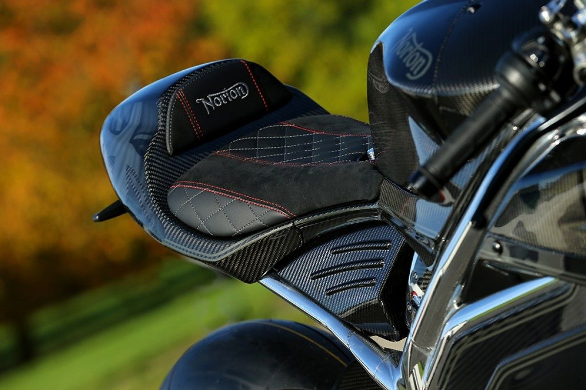Norton V4 SS