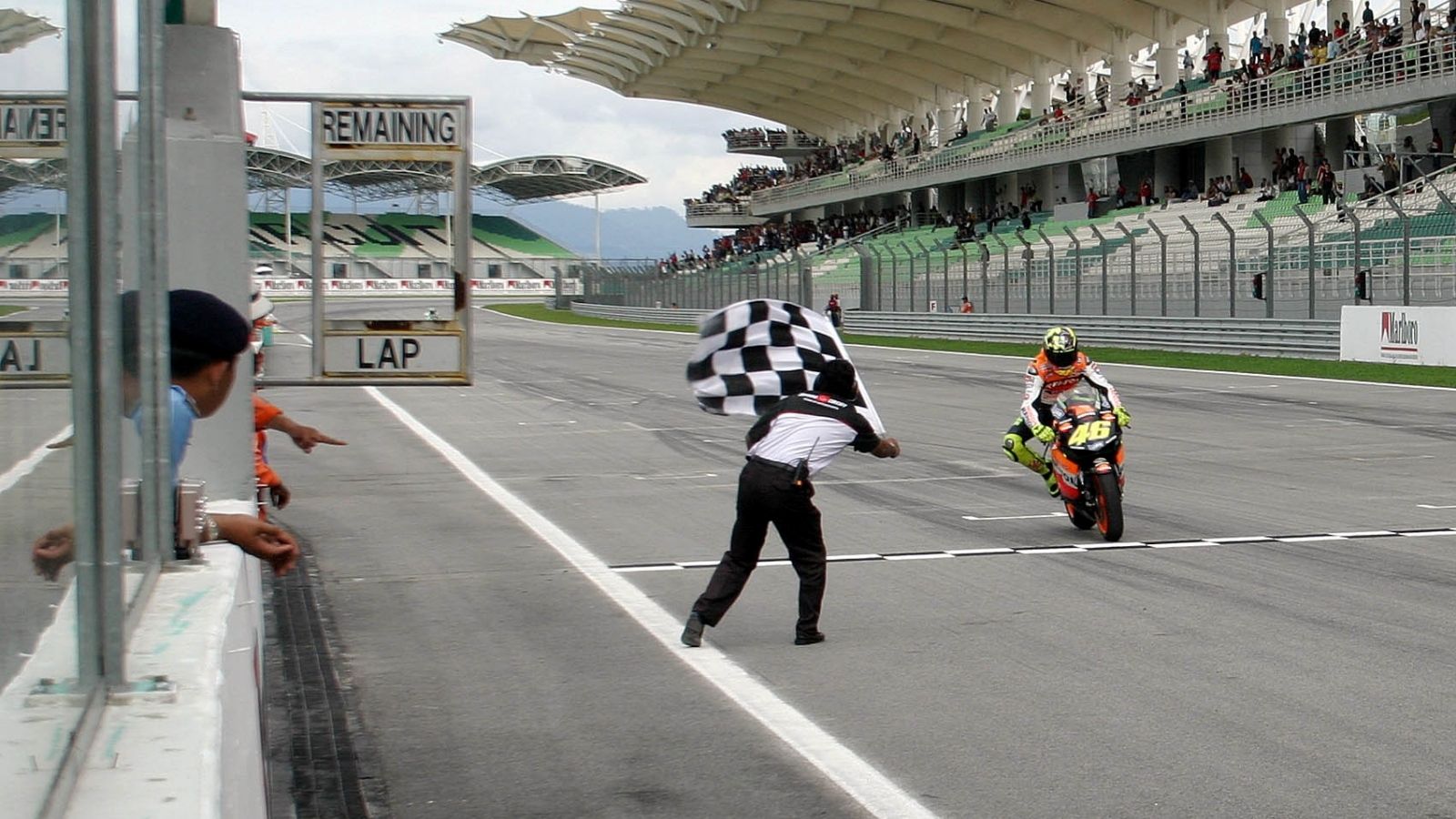 Valentino Rossi: 2003 – Campeón MotoGP – Honda RC211V / Repsol Honda Team