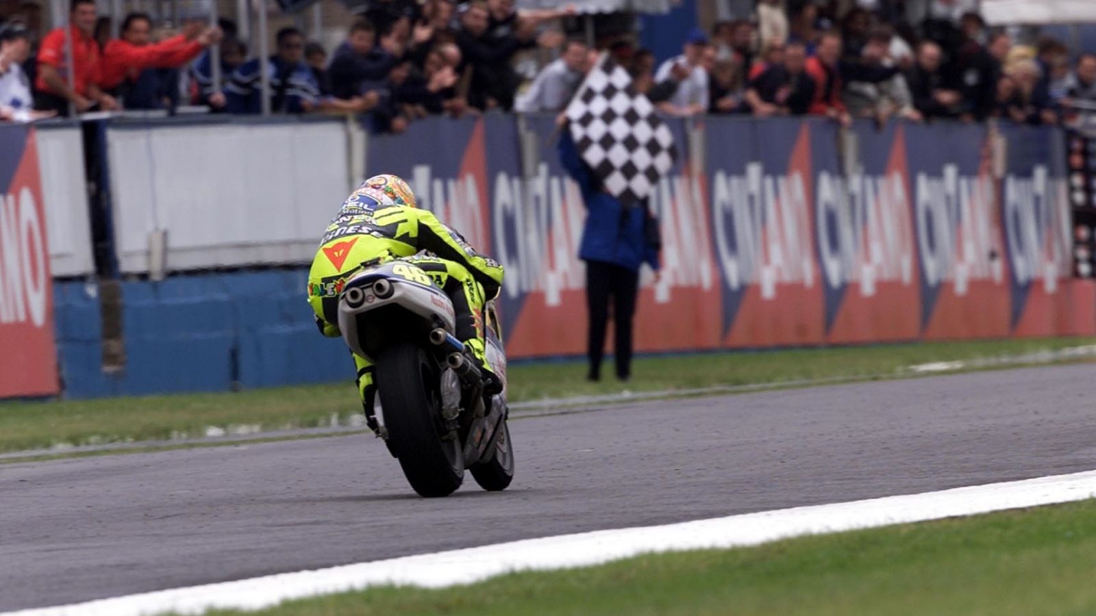 Valentino Rossi: 2000 – Subcampeón 500cc – Honda NSR500 / Nastro Azzurro Honda