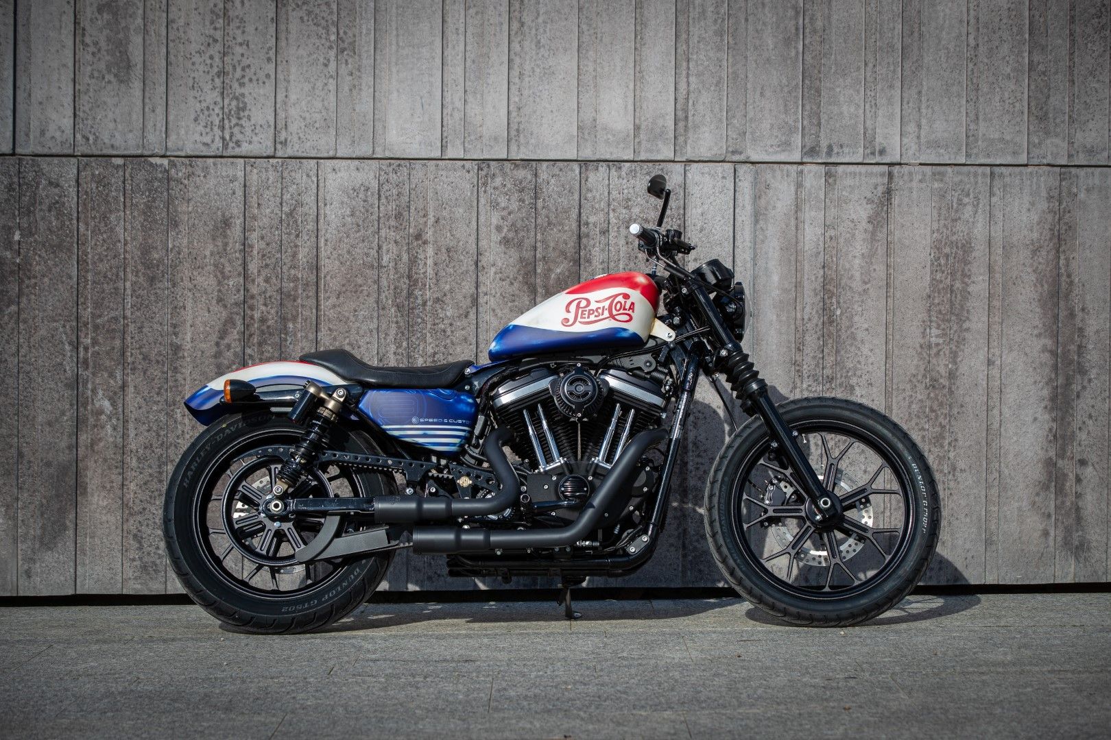 Harley-Davidson Triple S. Fotos