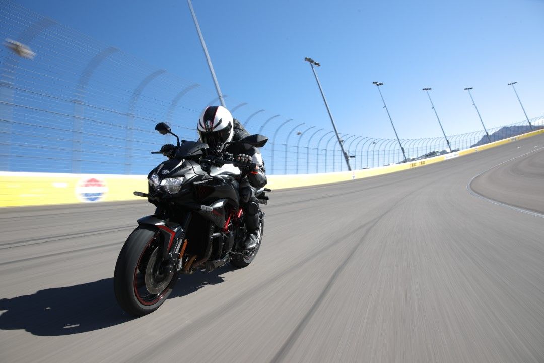 Kawasaki Z H2 2020. Fotos