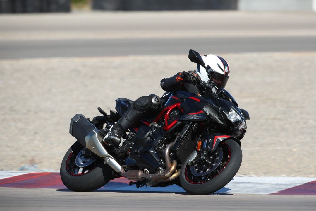 Kawasaki Z H2 2020. Fotos