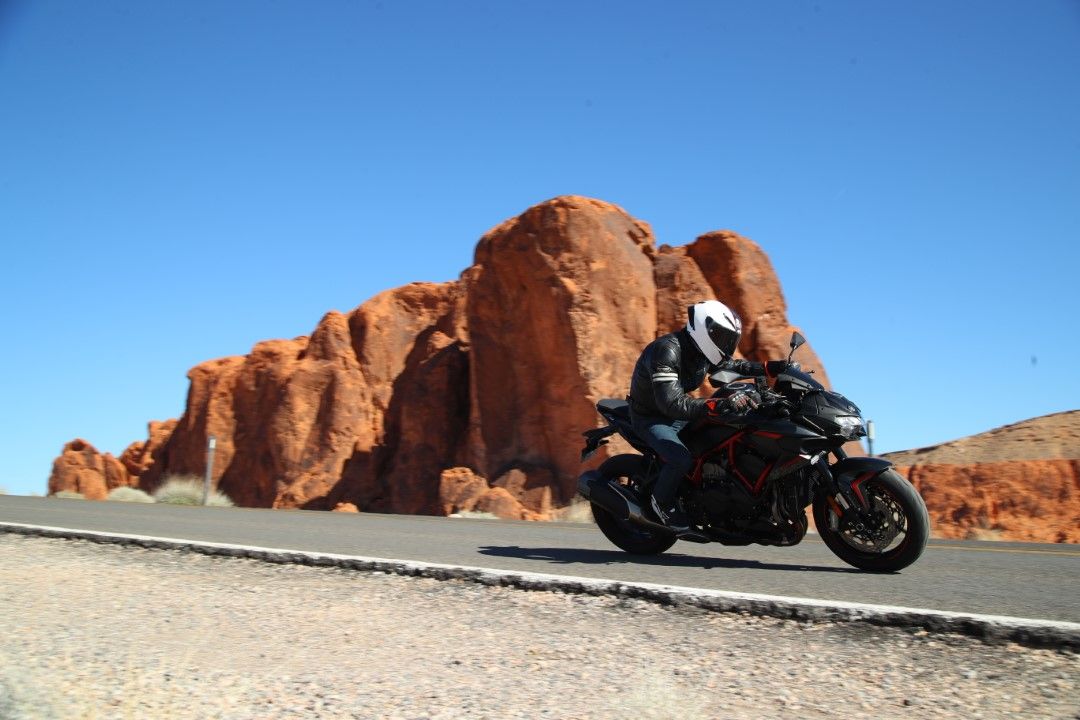 Kawasaki Z H2 2020. Fotos