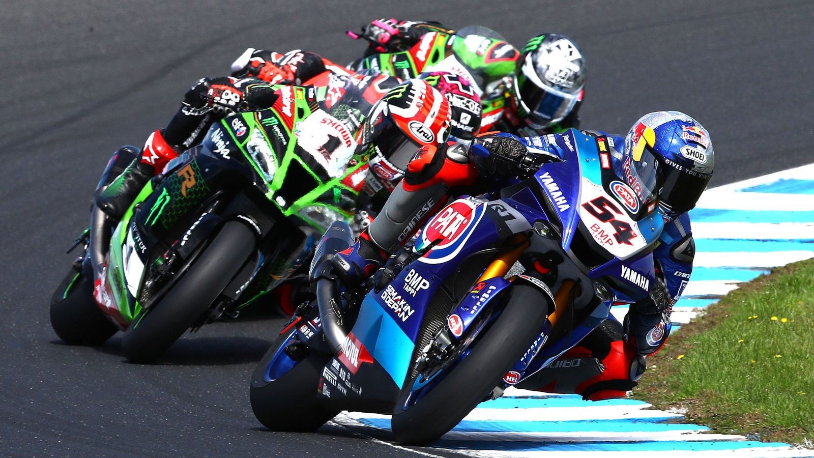 Toprak Razgatlioglu delante de Jonathan Rea, Scott Redding y Alex Lowes (Fotos: Gold & Goose).