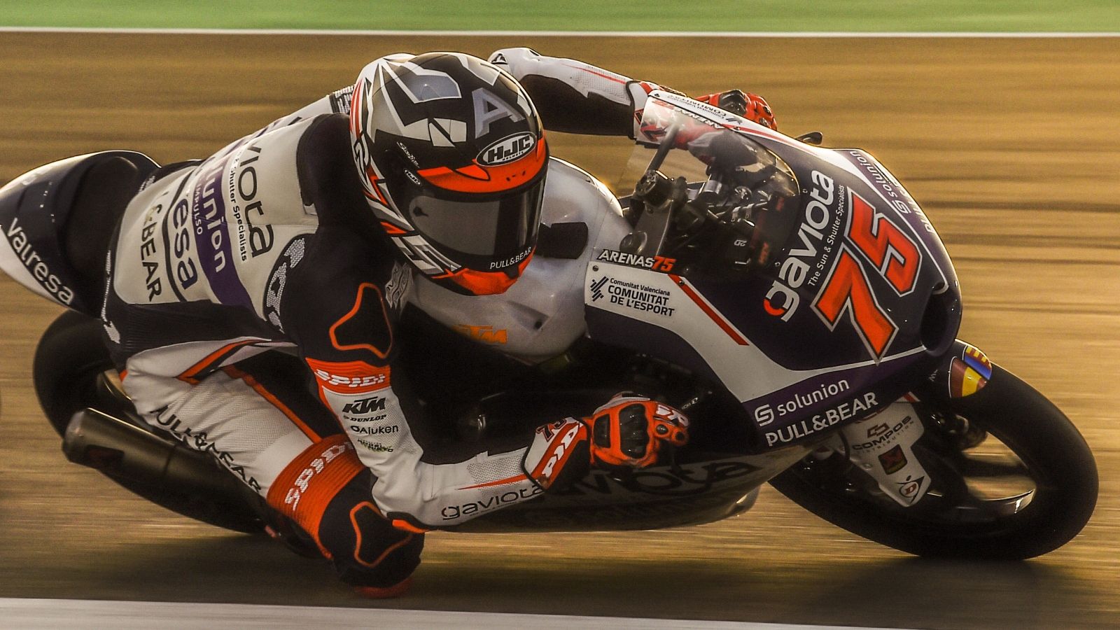 Albert Arenas se impone con maestría en Qatar y es el primer líder de Moto3 2020