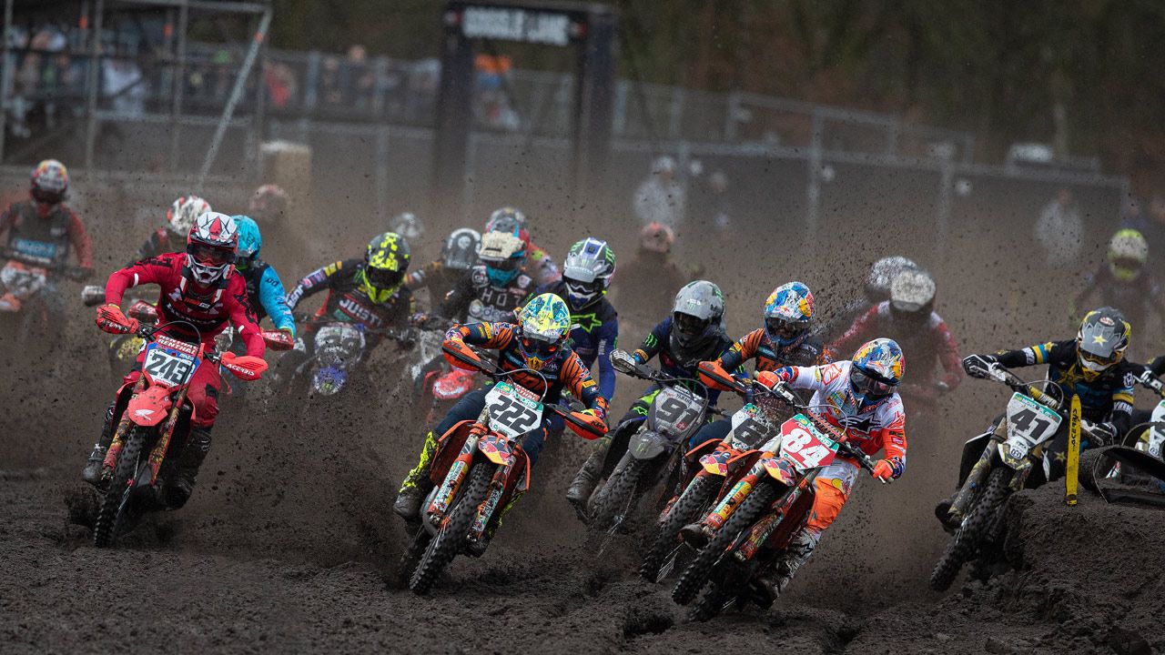 Pulso entre Jeffrey Herlings y Tim Gajser en el MXGP de Valkenswaard