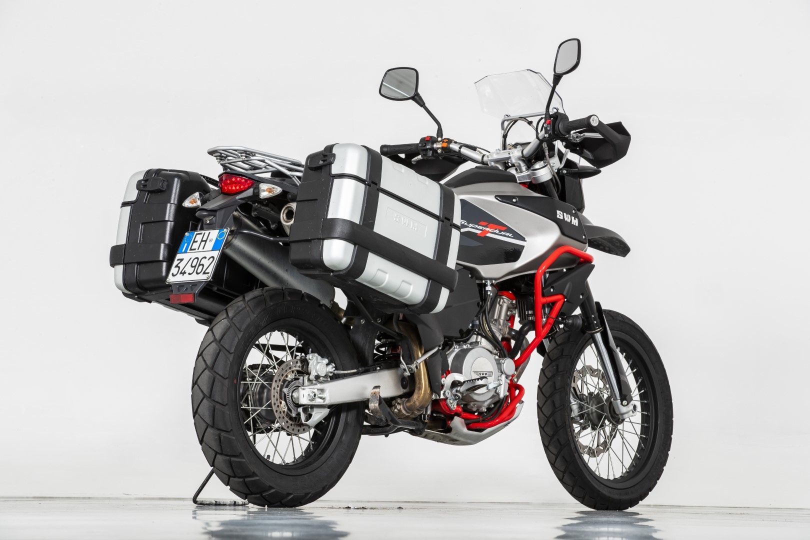 SWM Superdual T 2018. Fotos