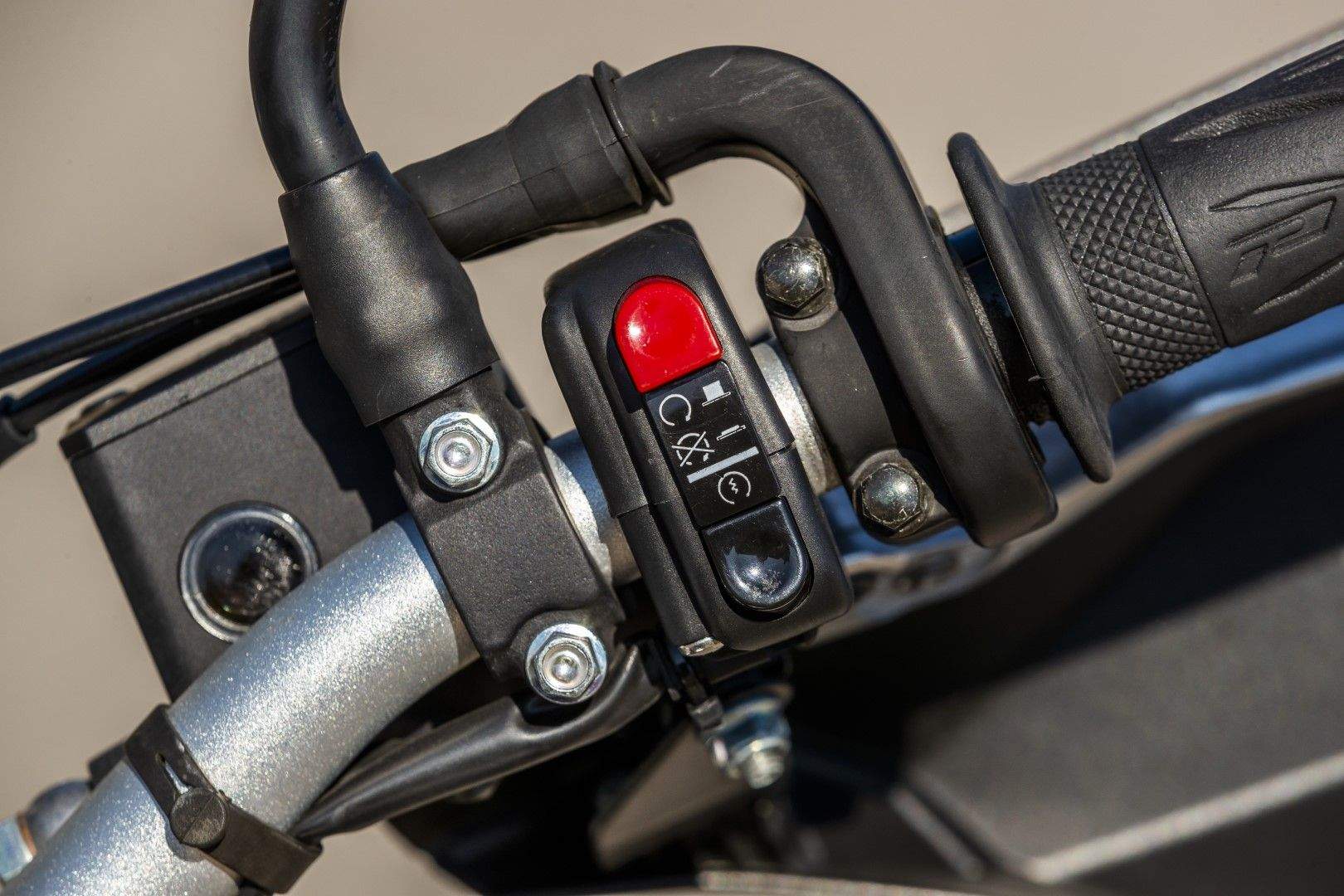 SWM Superdual T 2018. Fotos