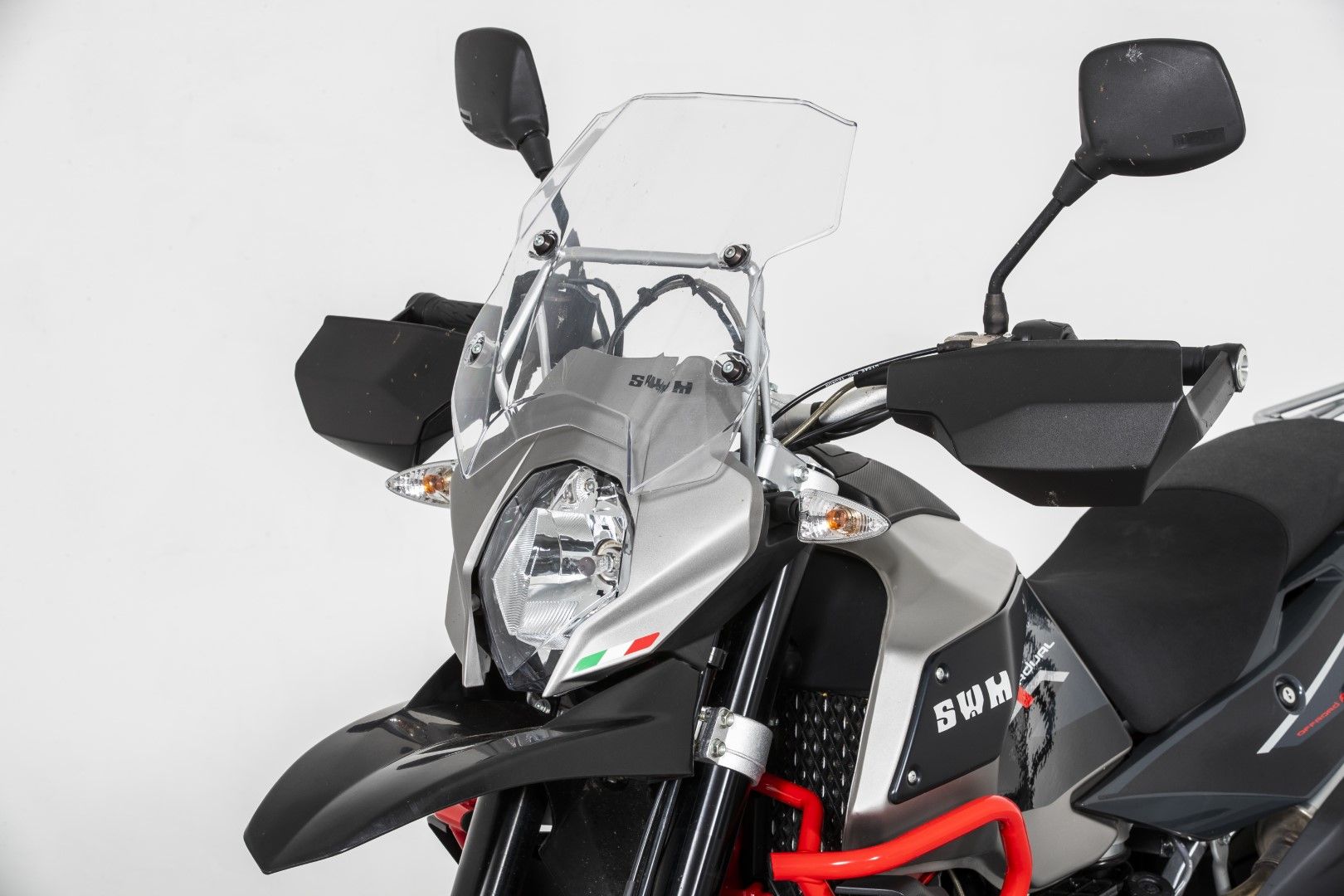 SWM Superdual T 2018. Fotos