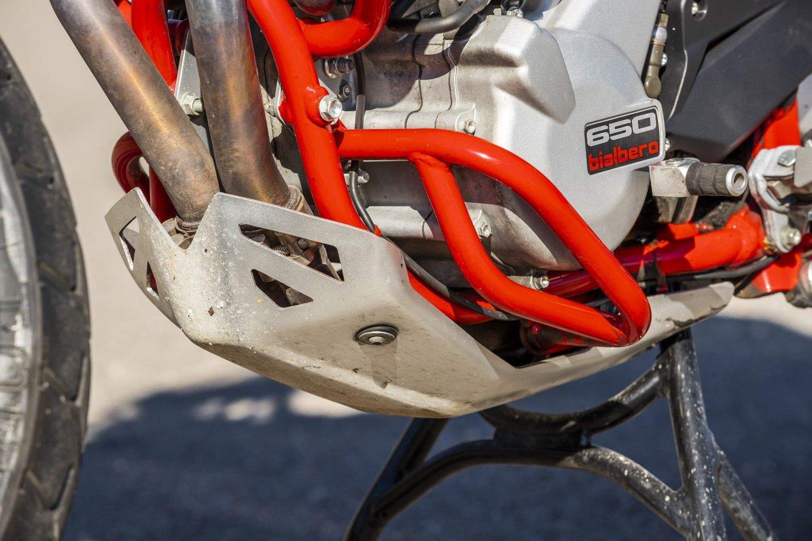 SWM Superdual T 2018. Fotos