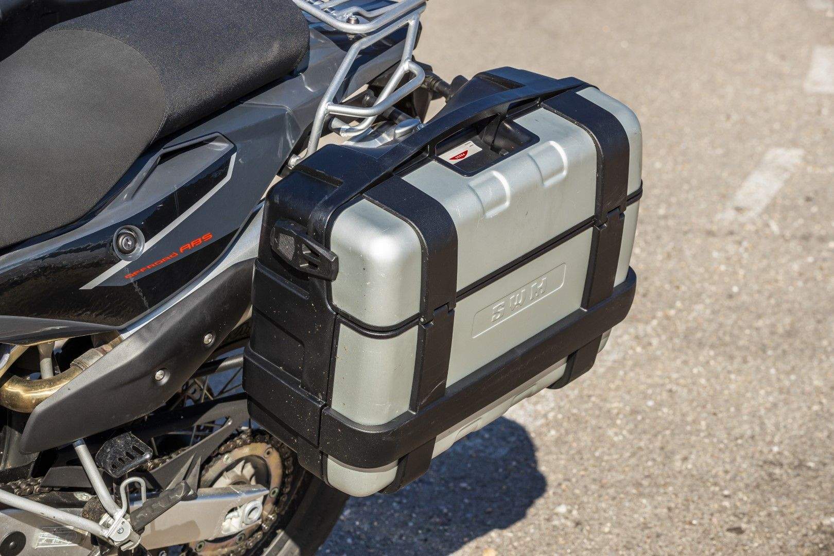 SWM Superdual T 2018. Fotos