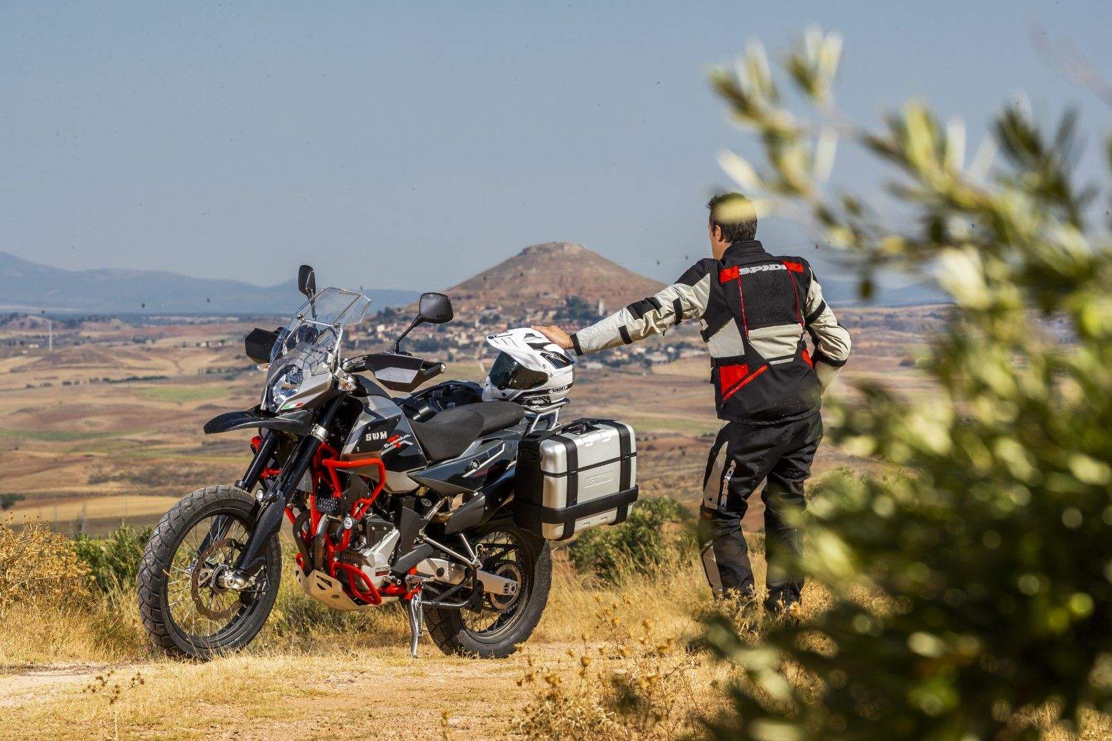 SWM Superdual T 2018. Fotos