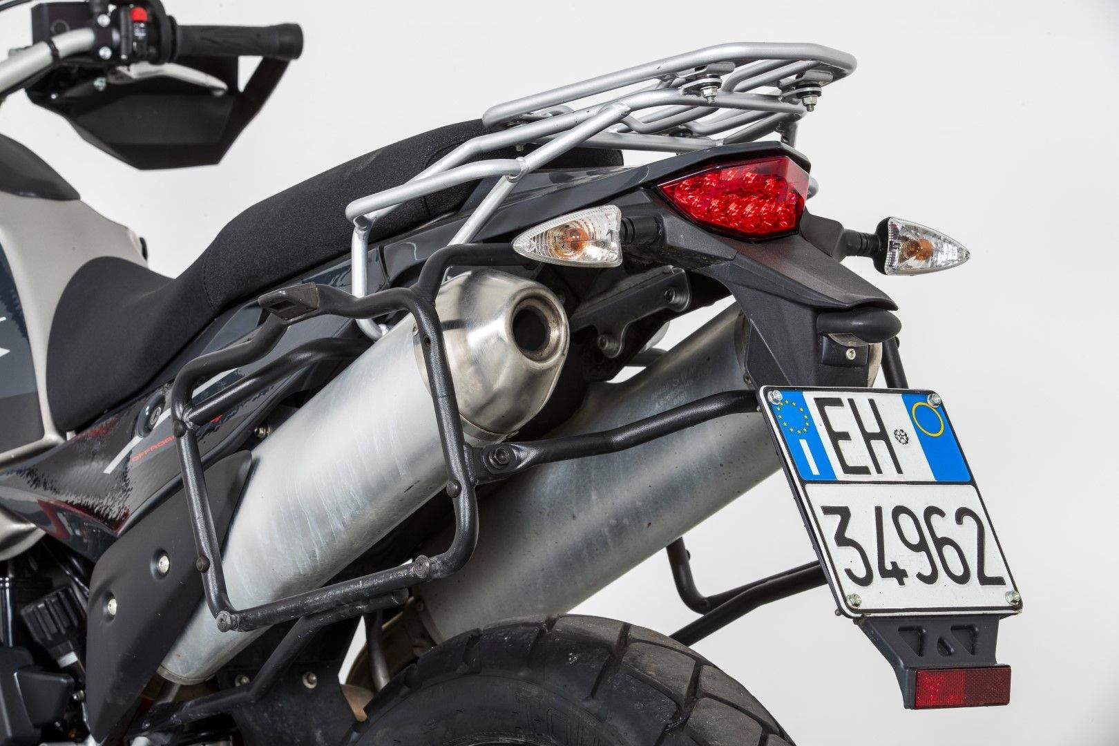 SWM Superdual T 2018. Fotos