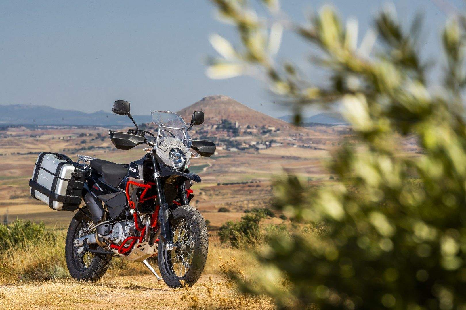 SWM Superdual T 2018. Fotos