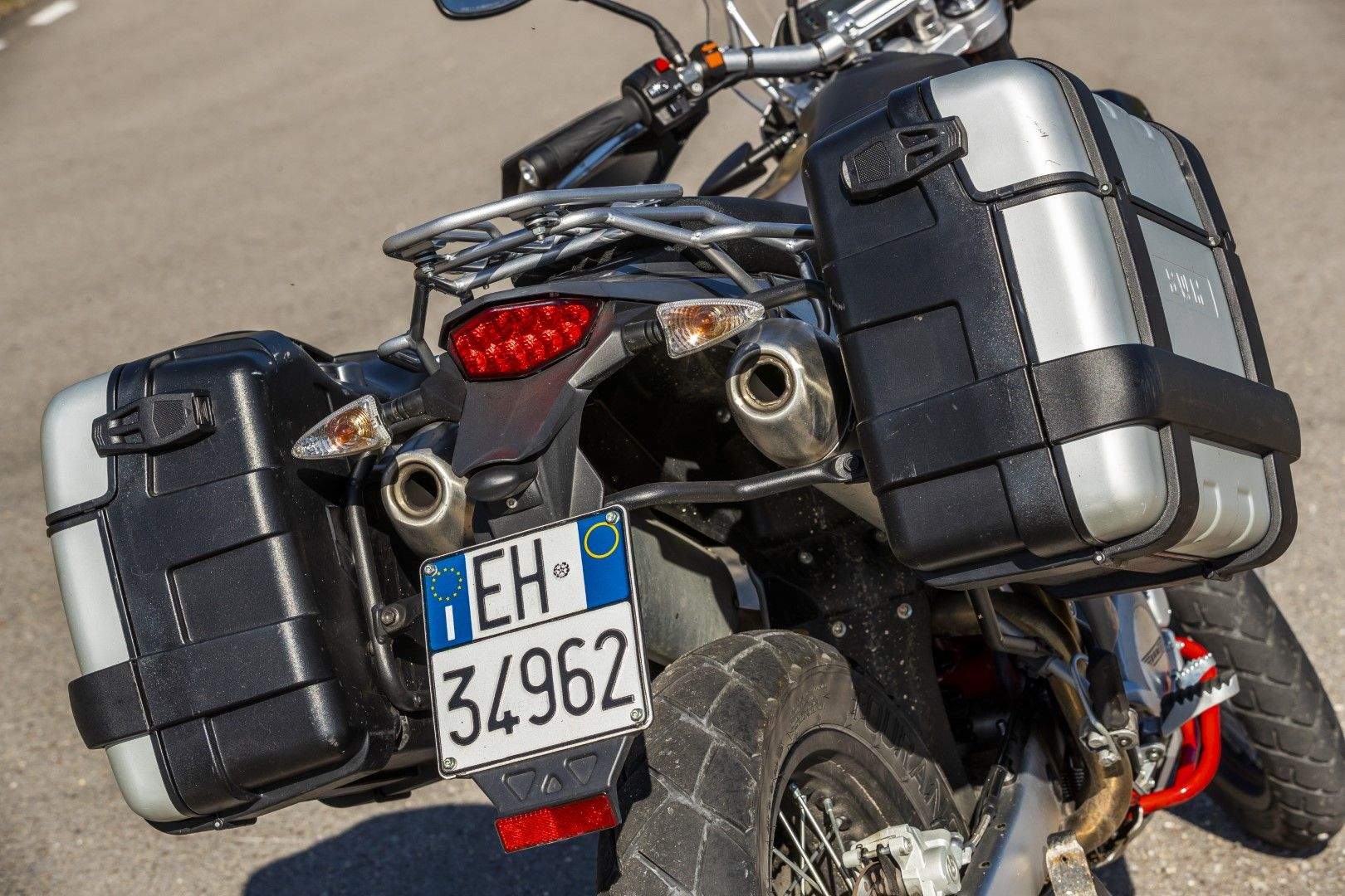 SWM Superdual T 2018. Fotos